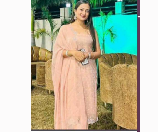  Simran Khanna